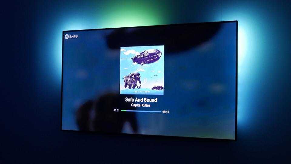 Le nouveau mode Ambilight rend les téléviseurs Philips parfaits pour les soirées dansantes impromptues