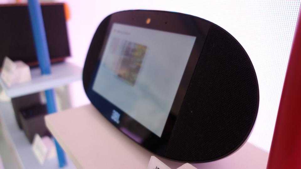 Aperçu de JBL Link View : le rival d'Echo Show avec Google Assistant